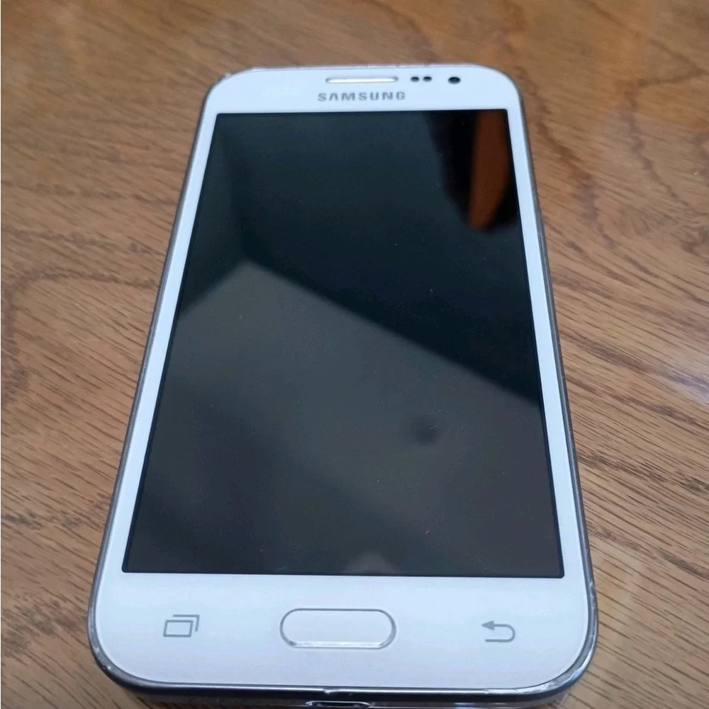 Samsung White Smartphone with Sleek Design and Rounded Corners